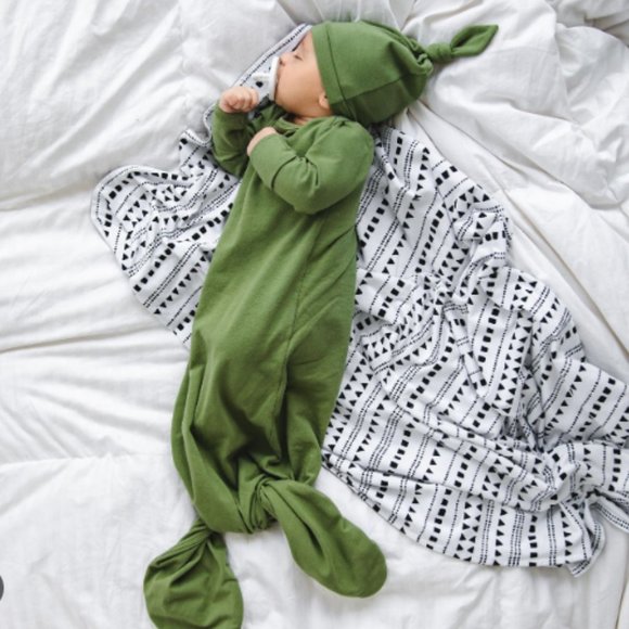 THE OVER COMPANY BABY NODO HAT - Picture 1 of 2